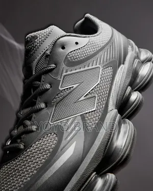 New Balnce Unisex Abzorb 2000.Black Sneaker