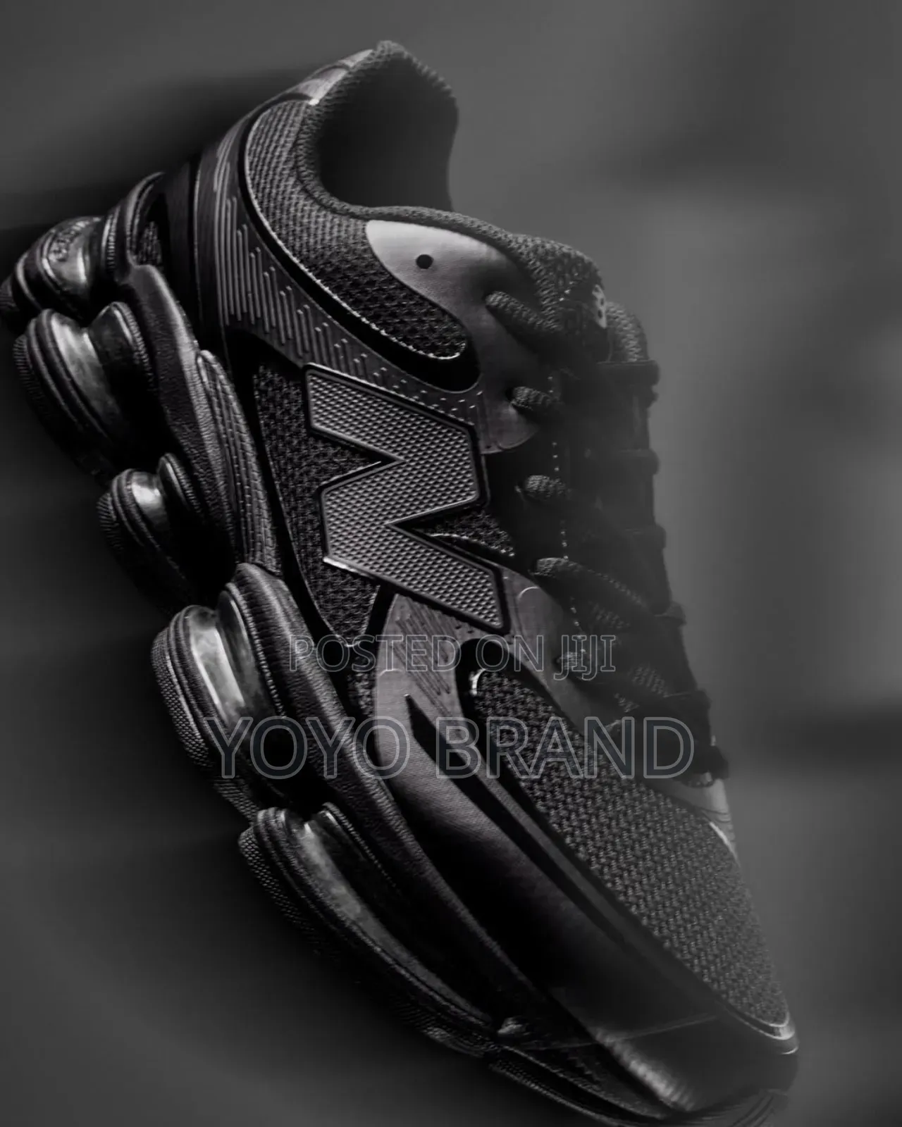 New Balnce Unisex Abzorb 2000.Black Sneaker