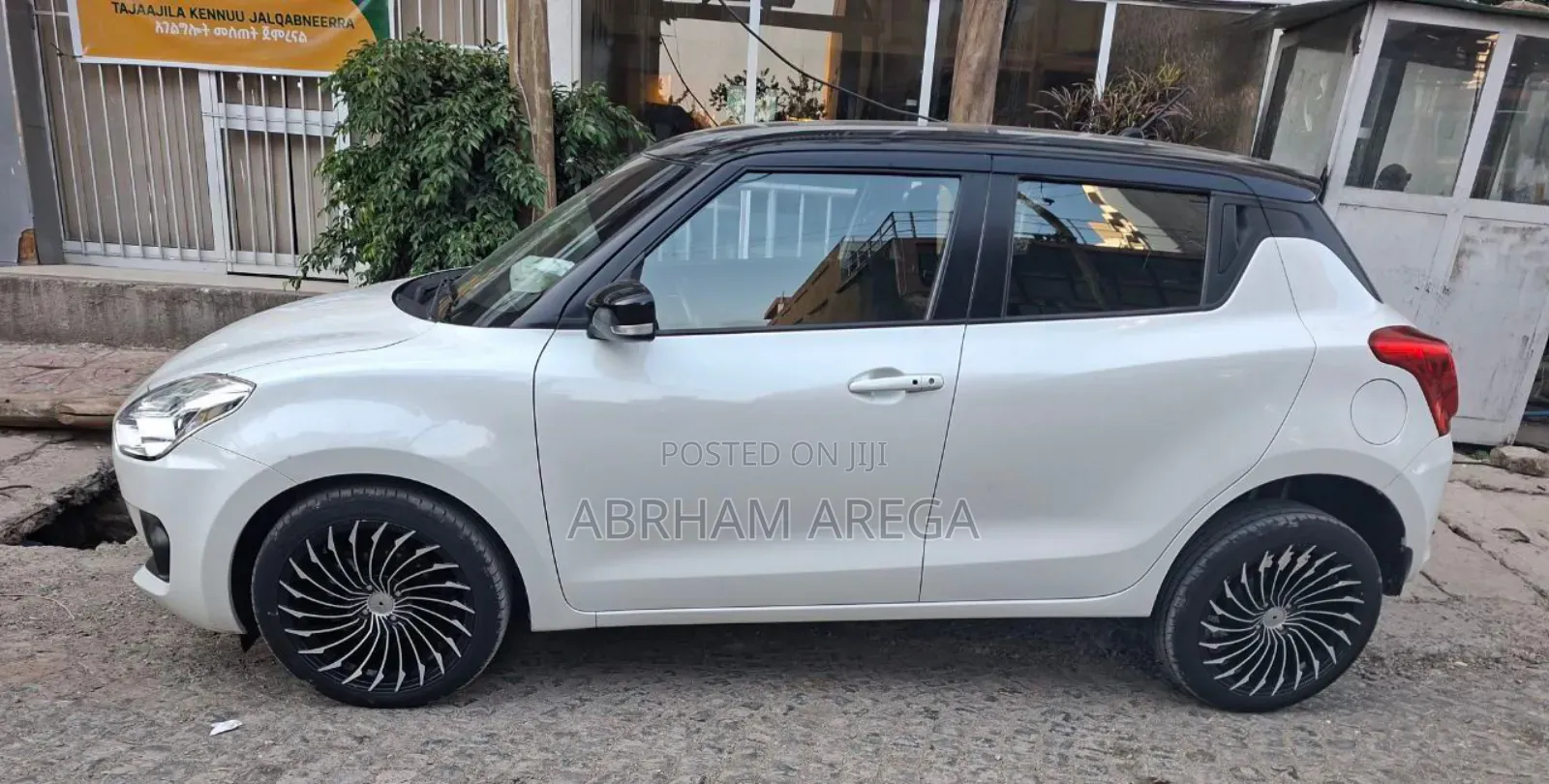 Suzuki Swift 2022 White