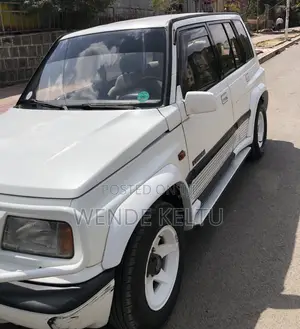 Suzuki Vitara 1998 White