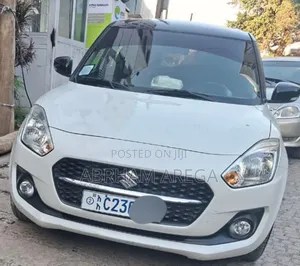 Suzuki Swift 2022 White