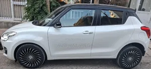 Suzuki Swift 2022 White