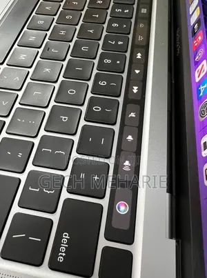 New Laptop Apple MacBook Pro 2020 M1 8GB Apple M1 Pro SSD 256GB