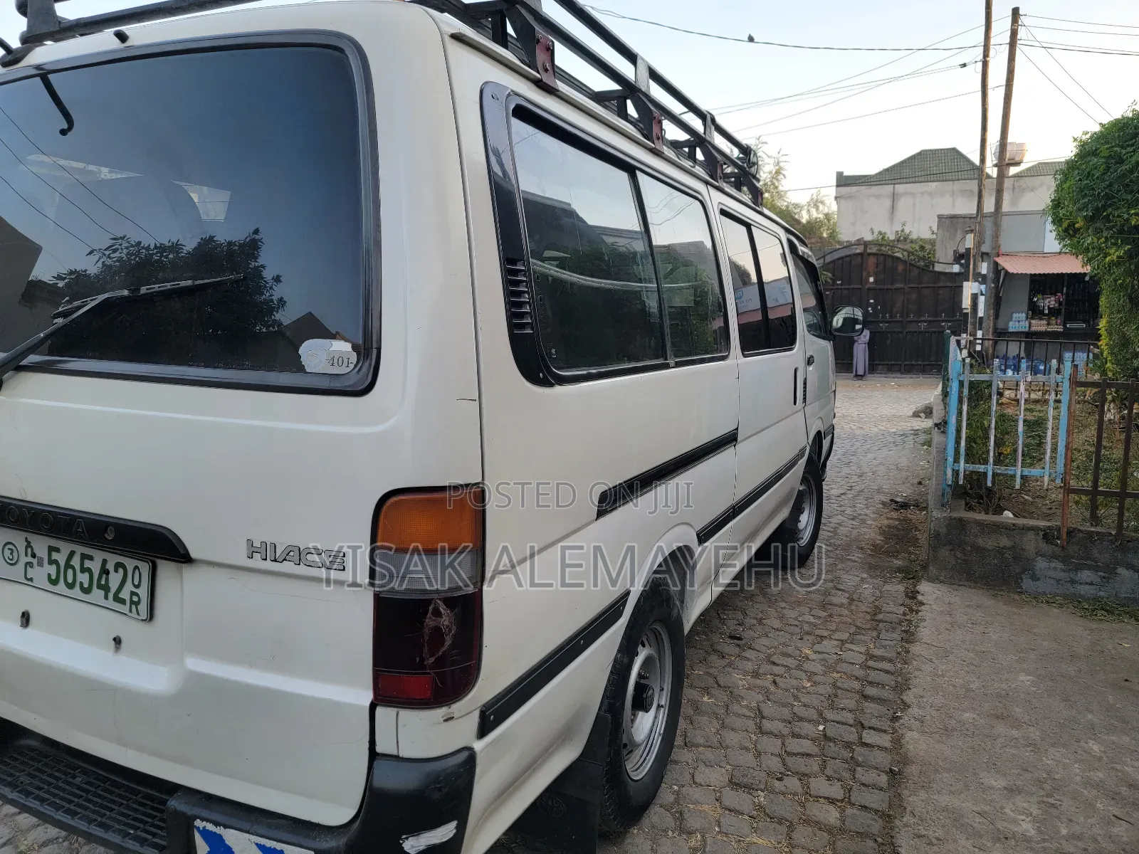 Toyota HiAce 2004 White