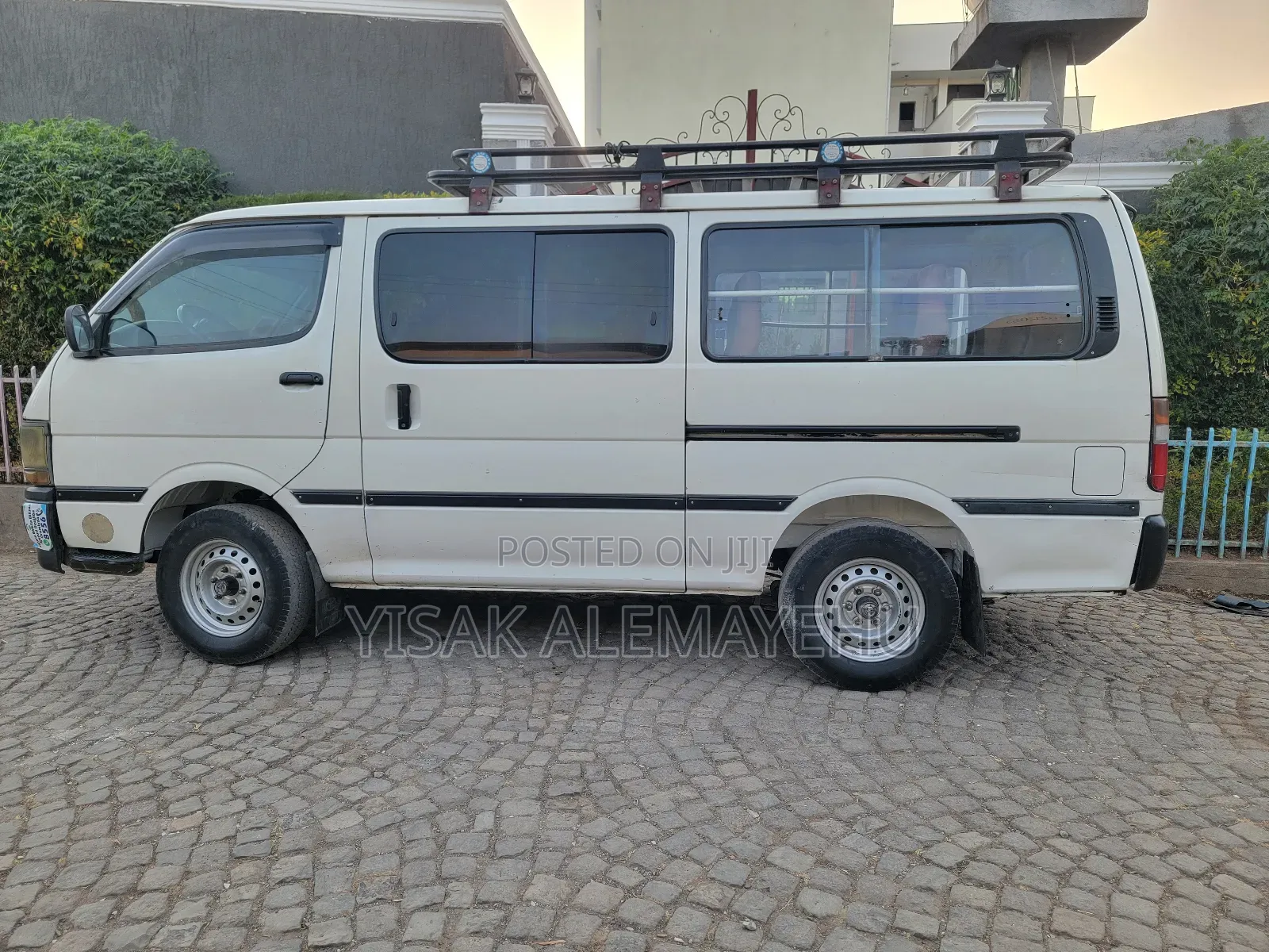 Toyota HiAce 2004 White