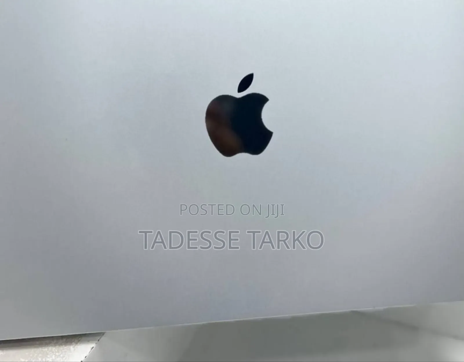 New Laptop Apple MacBook Air 2022 M2 8GB Apple M2 SSD 256GB