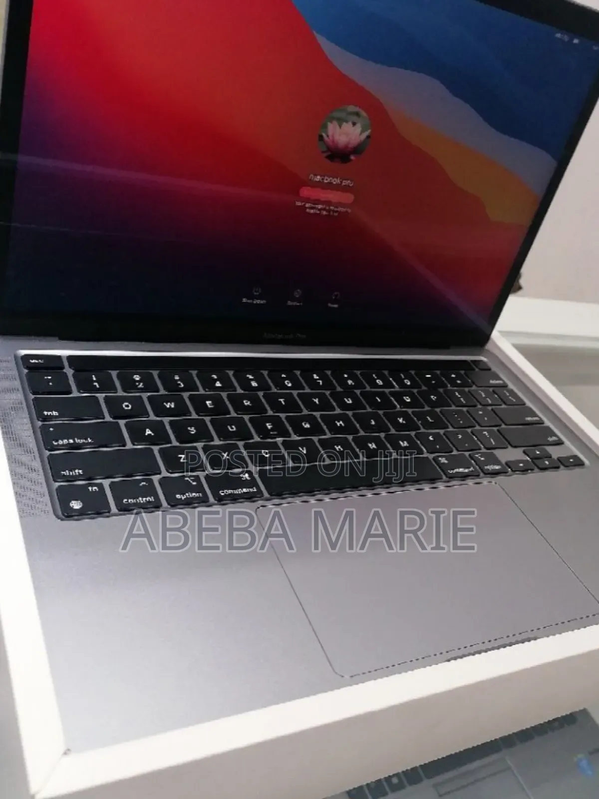 New Laptop Apple MacBook Pro M1 8GB Apple M1 SSD 256GB