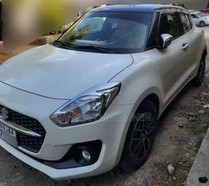 Suzuki Swift 2022 White