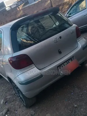 Toyota Vitz 2002 Silver