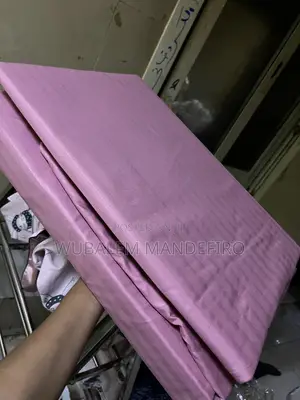 አንሶላ እና የኮንፈርት ልብስ ከነ 4 ትራስ ጨርቁ