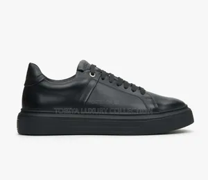 Estro Trainers - Black