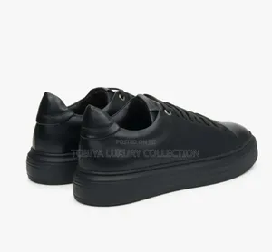 Estro Trainers - Black