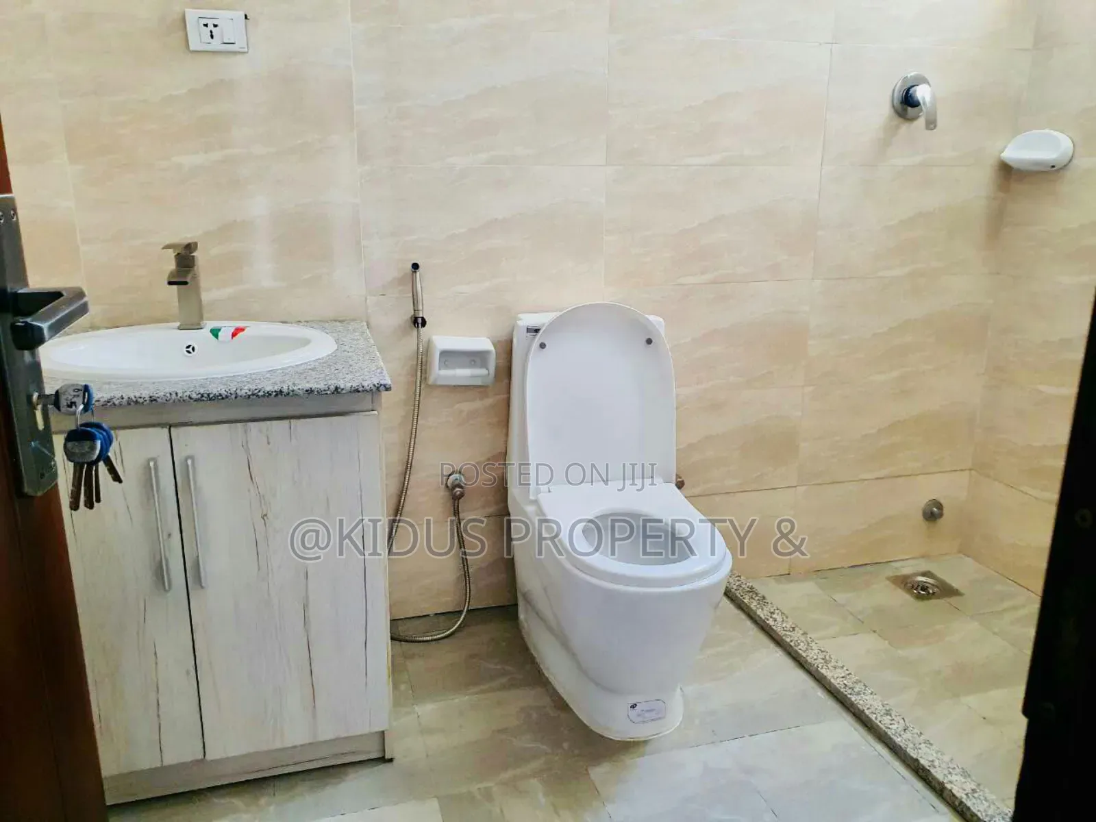 3bdrm Apartment in Rewanda, Bole for sale