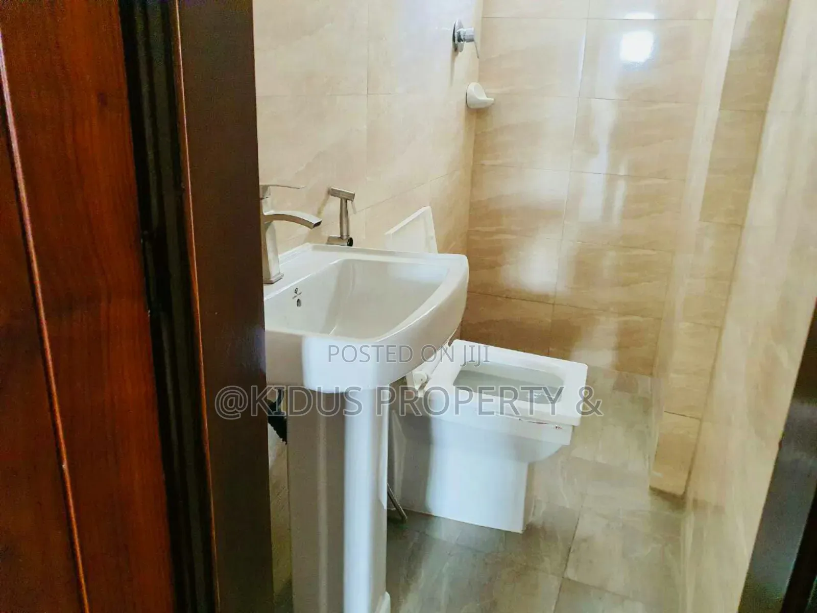 3bdrm Apartment in Rewanda, Bole for sale