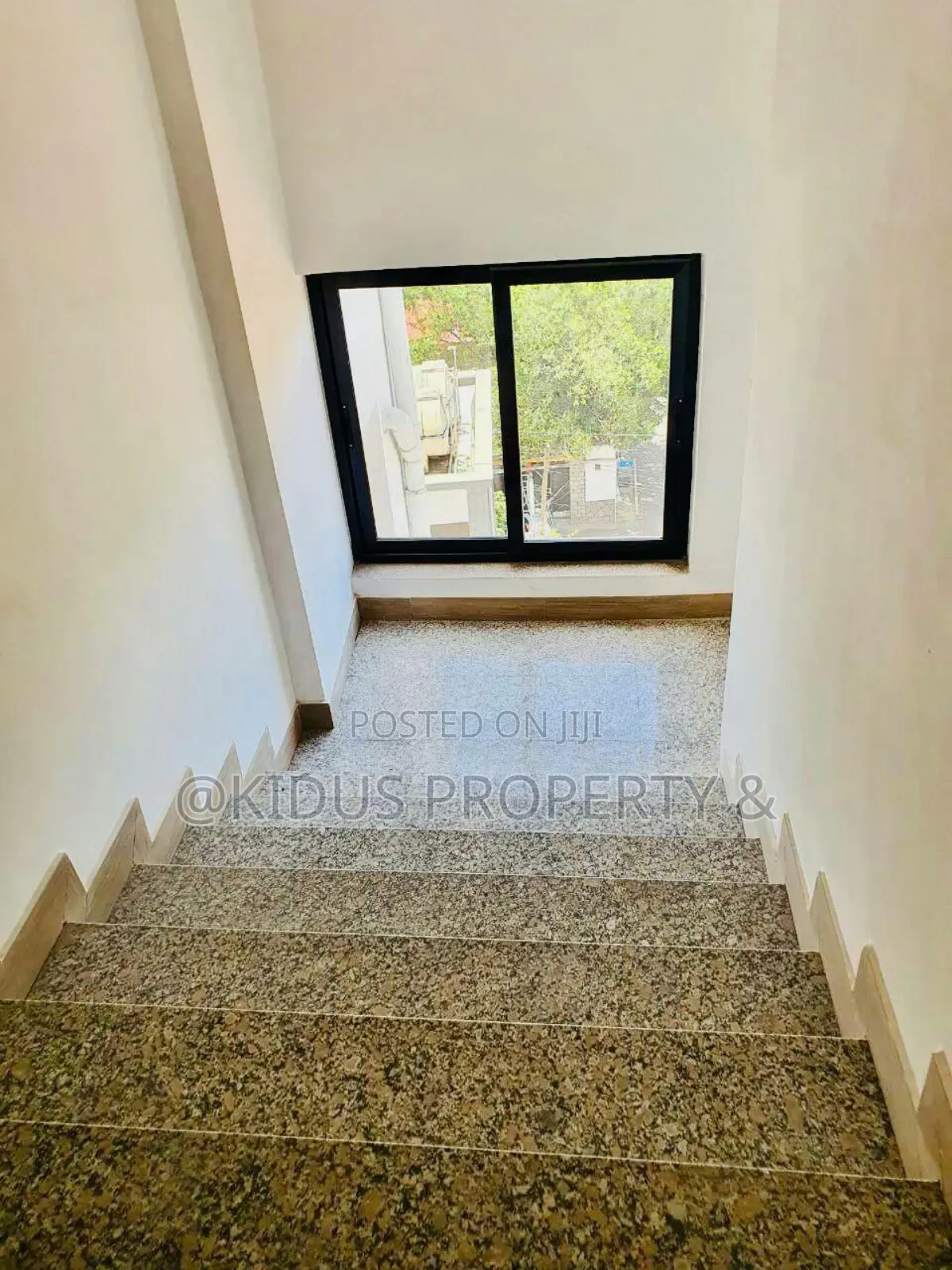 3bdrm Apartment in Rewanda, Bole for sale