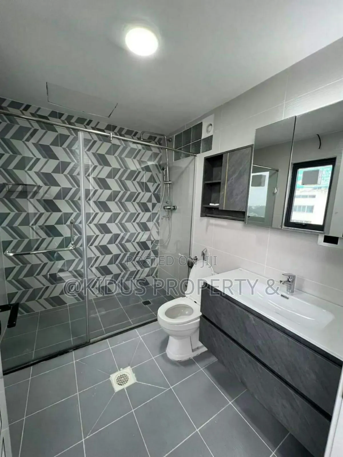 4bdrm Apartment in Bole Welo Areas for sale