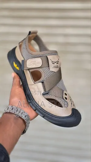 New Arrival Sport ክፍት ጫማ Made in Vietnam