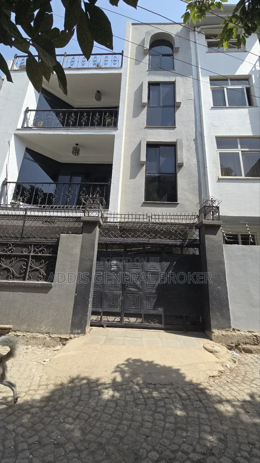 5bdrm House in ለቡ, Nifas Silk-Lafto for sale