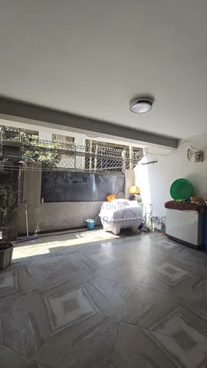 5bdrm House in ለቡ, Nifas Silk-Lafto for sale