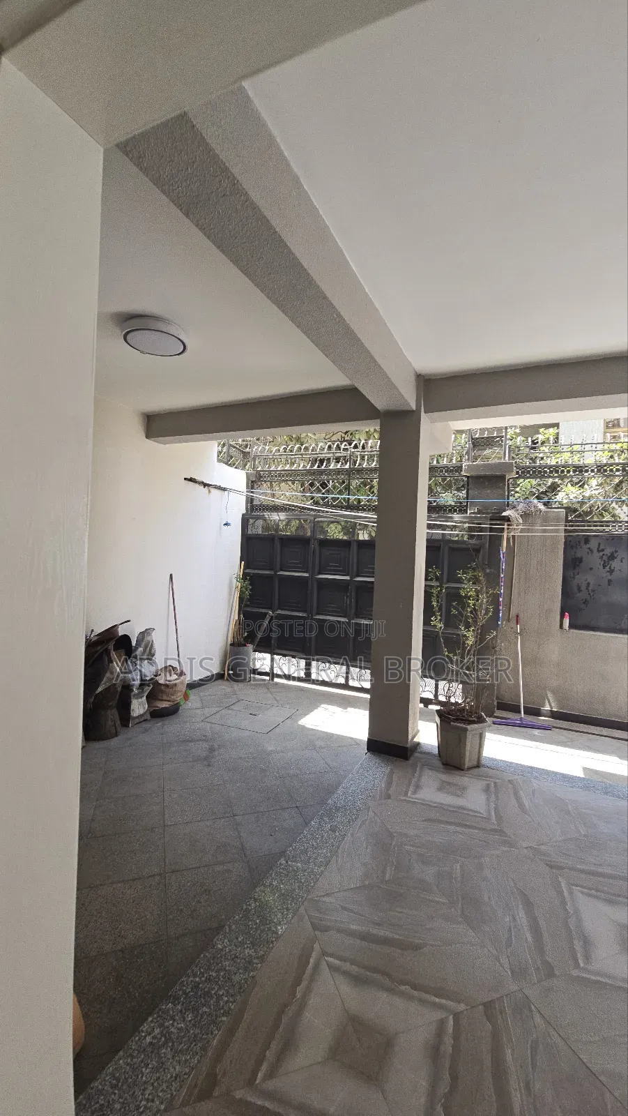 5bdrm House in ለቡ, Nifas Silk-Lafto for sale