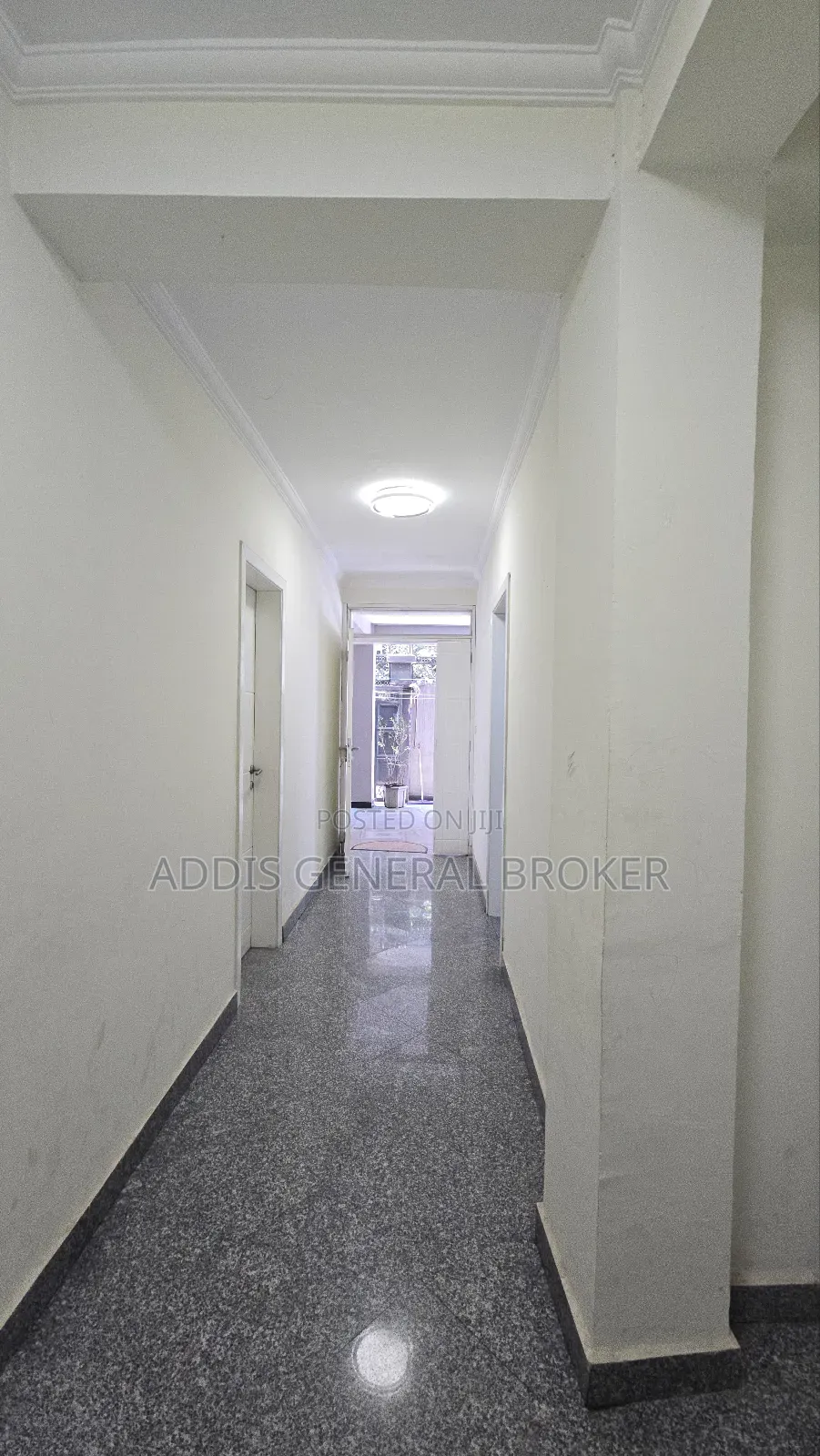 5bdrm House in ለቡ, Nifas Silk-Lafto for sale