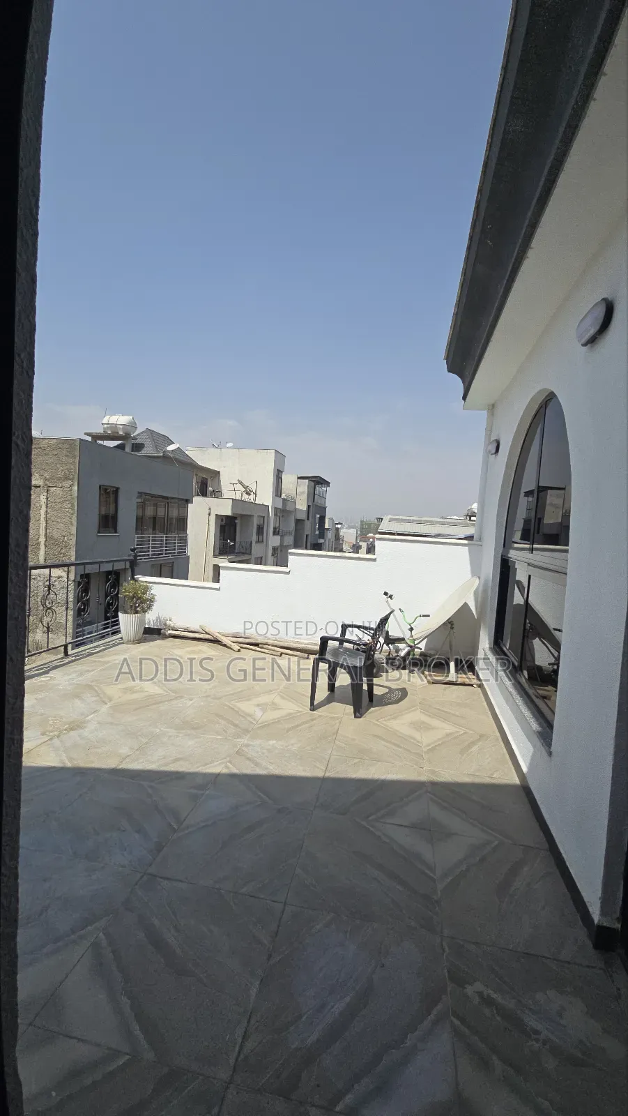 5bdrm House in ለቡ, Nifas Silk-Lafto for sale