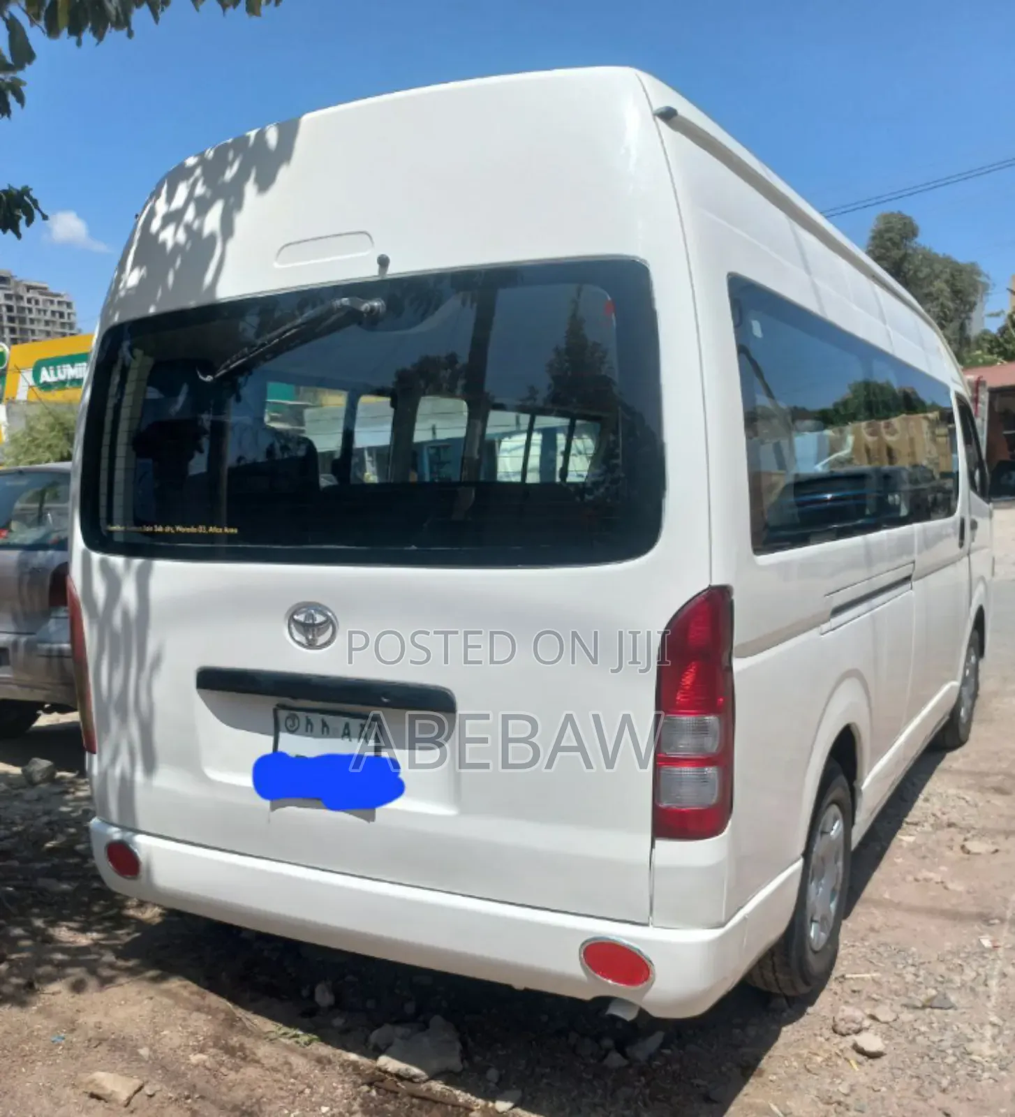 Toyota HiAce 2010 White