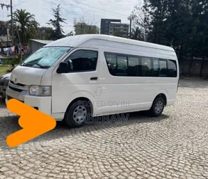 Toyota HiAce 2010 White