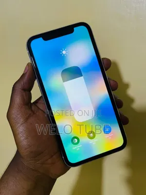 Apple iPhone XR 64 GB White