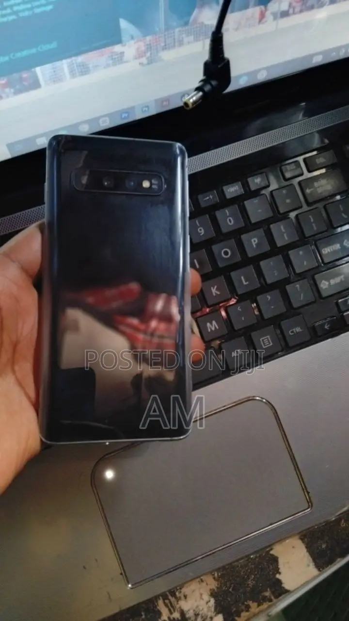 New Samsung Galaxy S10 128 GB Blue