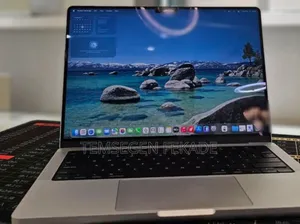New Laptop Apple Macbook Pro 2025 M5 14-Inch 16GB Apple M5 SSD 512GB