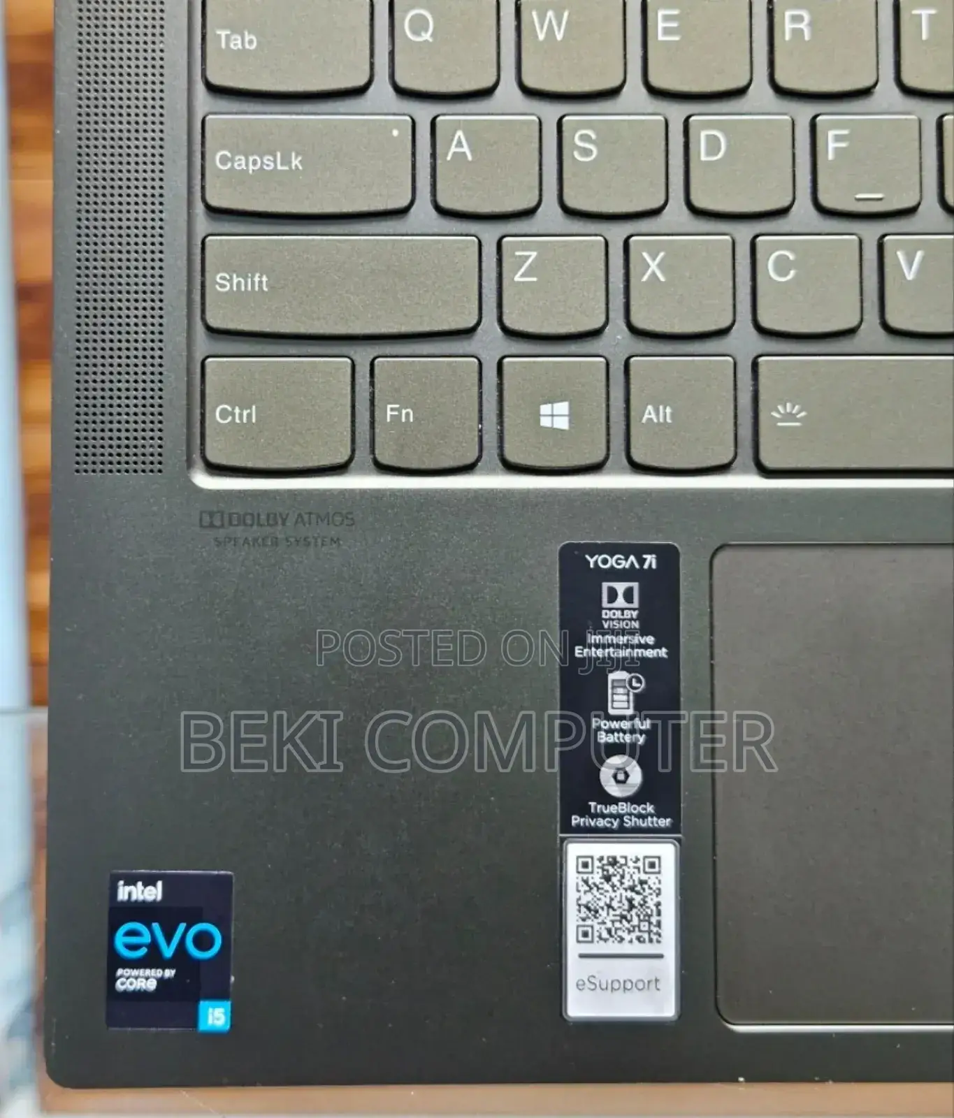 New Laptop Lenovo Yoga 7i 12GB Intel Core I7 SSD 512GB