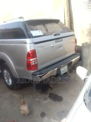 Toyota Hilux 3.0 D-4D 4x4 2014 Silver