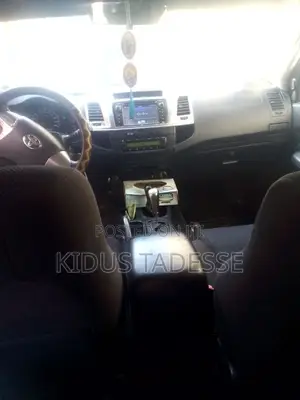 Toyota Hilux 3.0 D-4D 4x4 2014 Silver