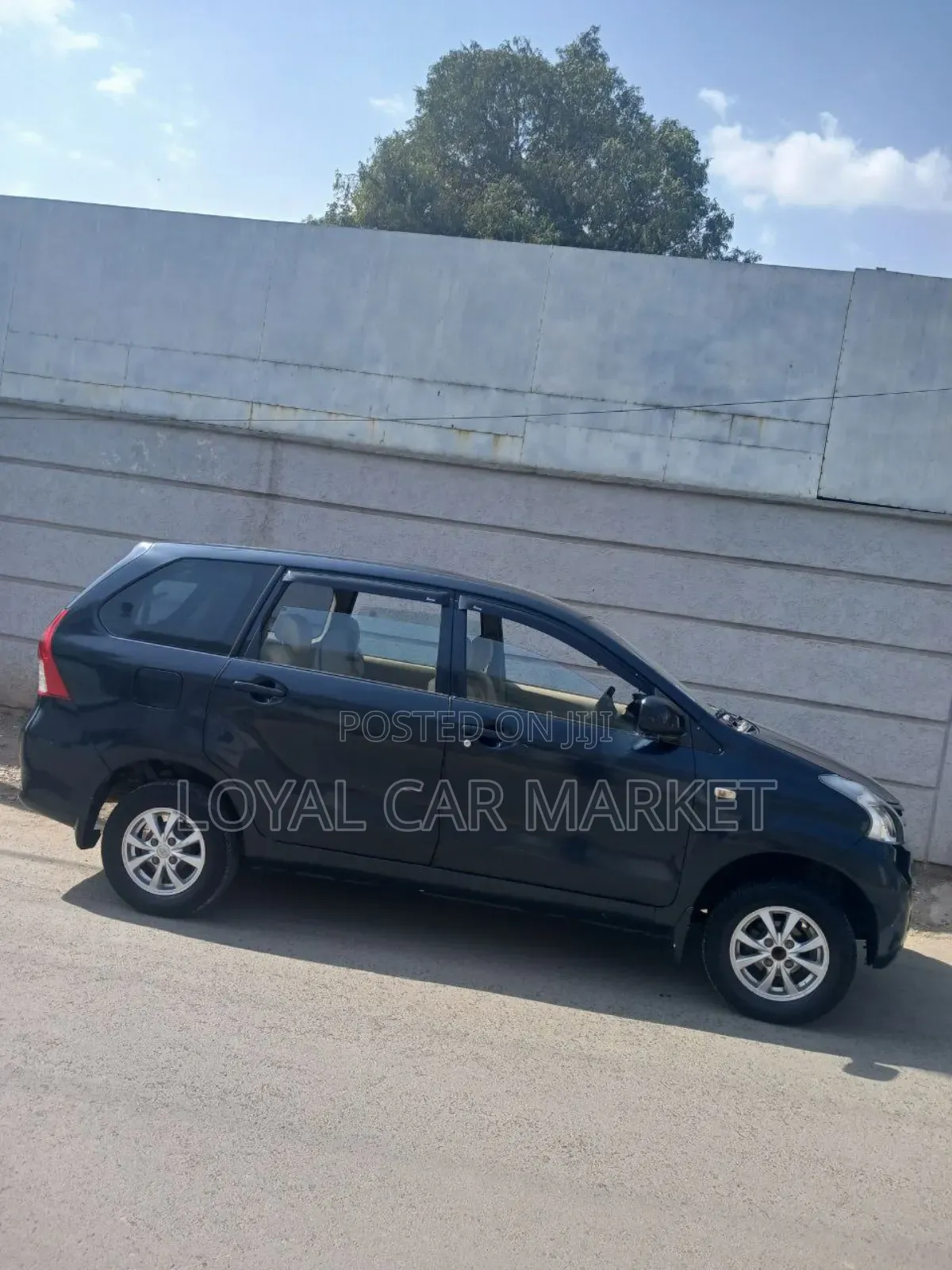 Toyota Avanza 2013 Black