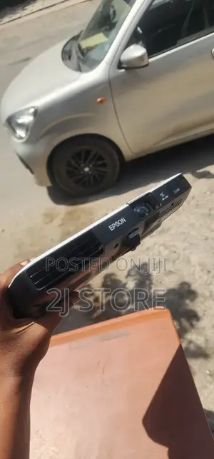 Epson Eb-1795f Ultra-Portable Projector.