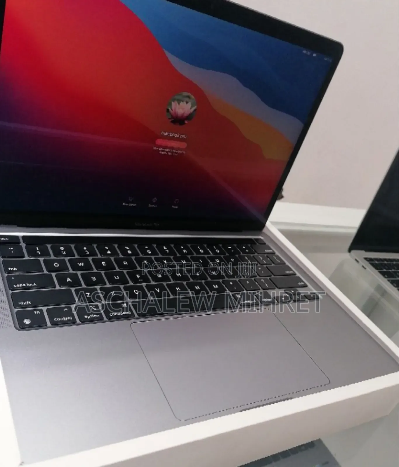 New Laptop Apple MacBook Pro M1 8GB Apple M1 SSD 256GB