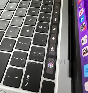 New Laptop Apple MacBook Pro M1 8GB Apple M1 SSD 256GB