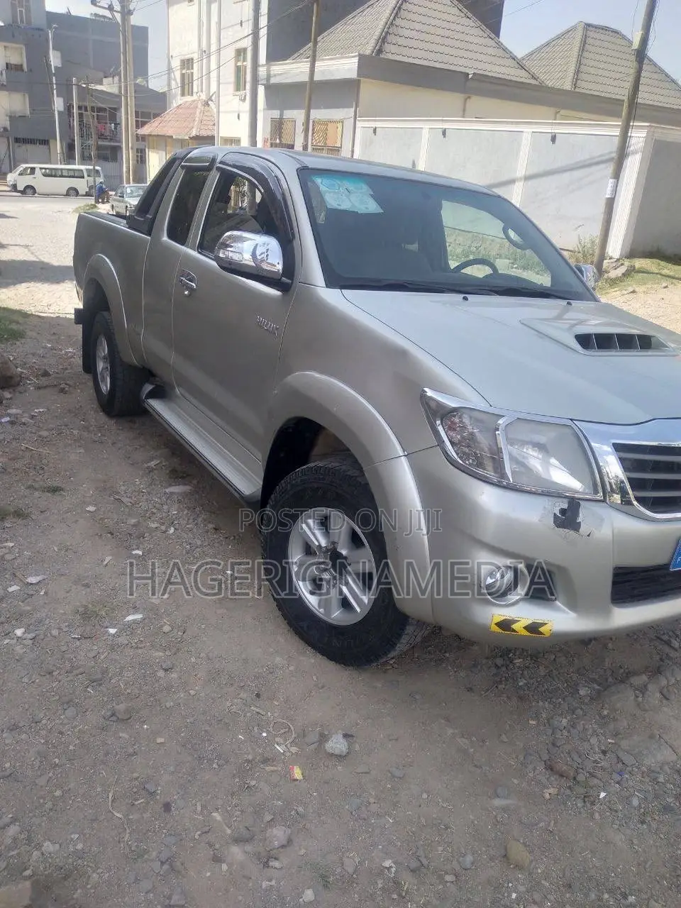 Toyota Hilux 2013 Gray