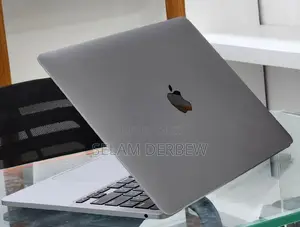 New Laptop Apple MacBook Pro 2022 M2 8GB Apple M2 SSD 256GB