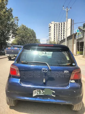 Toyota Vitz 2001 Silver