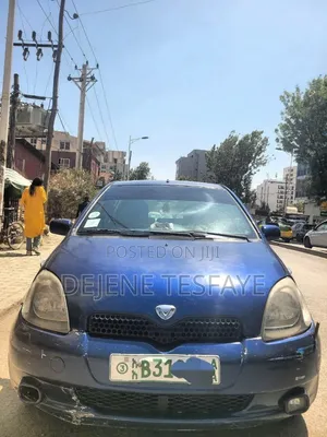 Toyota Vitz 2001 Silver