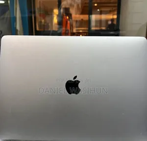 New Laptop Apple MacBook Pro 2019 8GB Intel Core I5 SSD 128GB