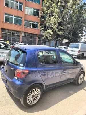 Toyota Vitz 2001 Silver