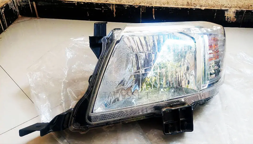 Hilux Vigo Headlight