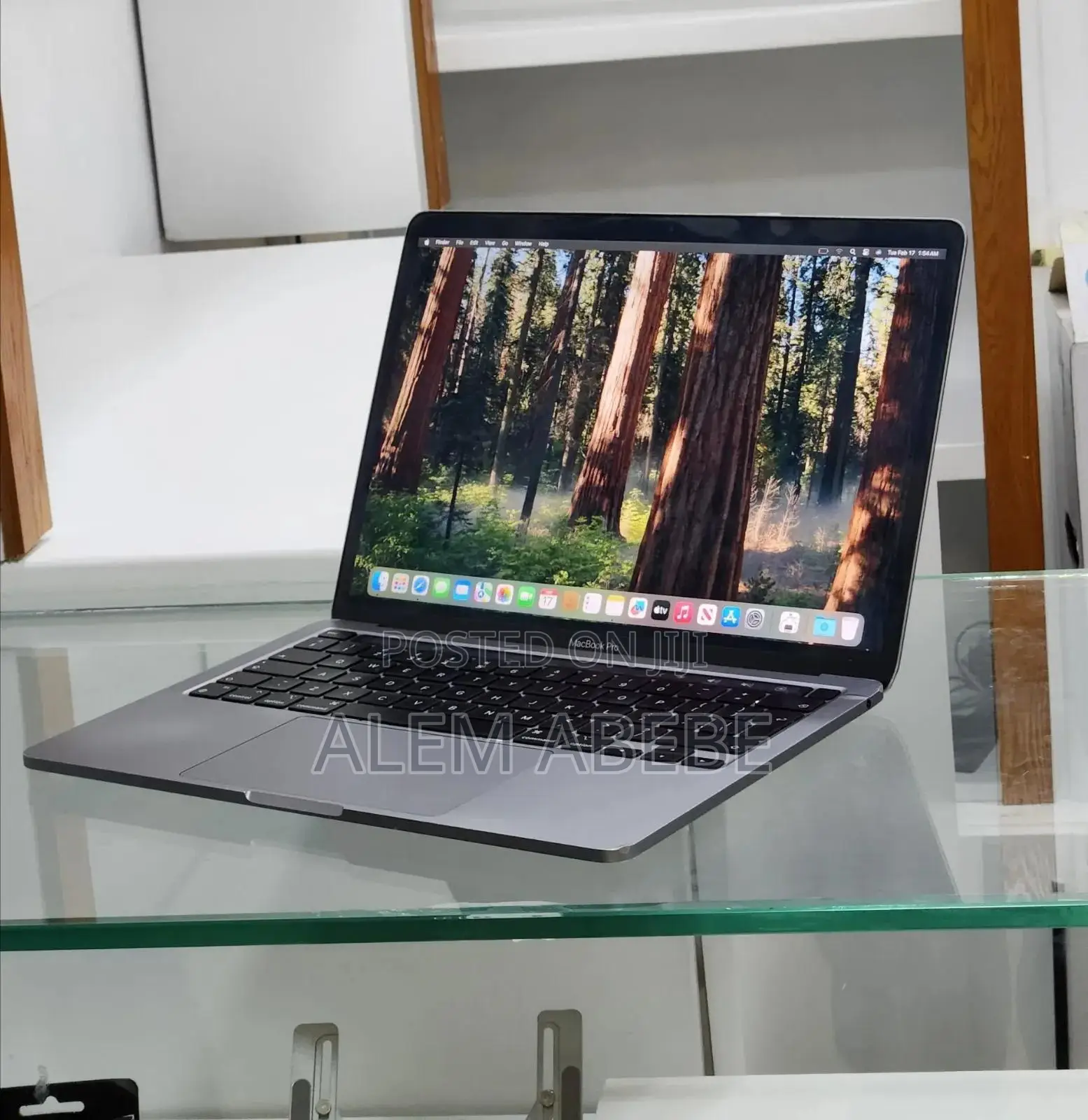 New Laptop Apple MacBook Pro M1 8GB Apple M1 Pro SSD 256GB