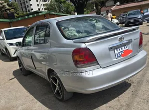 Toyota Platz 2005 Silver