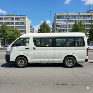 Toyota HiAce 2015 White