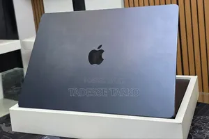 New Laptop Apple MacBook Air 2025 M4 15-Inch 16GB Apple M4 SSD 256GB