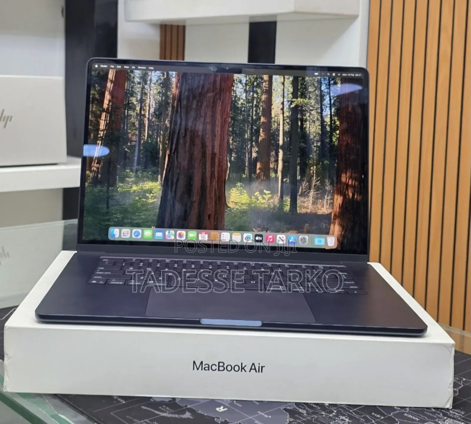 New Laptop Apple MacBook Air 2025 M4 15-Inch 16GB Apple M4 SSD 256GB